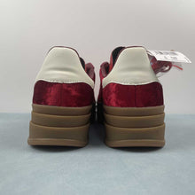 Cargar imagen en el visor de la galería, Adidas Gazelle Bold Bright Red Velvet IG4388
