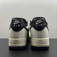 Cargar imagen en el visor de la galería, Air Force 1 07 Low Hand Drawn White Black CW2288-222

