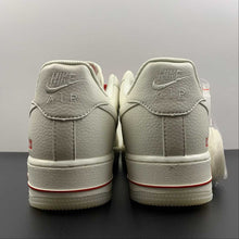Cargar imagen en el visor de la galería, Supreme x Air Force 1 07 Low Beige Red SU0220-001
