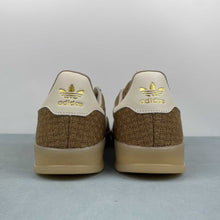 Cargar imagen en el visor de la galería, Adidas Gazelle Indoor Brown Desert Wonder White Magic Beige JR8851
