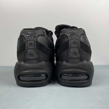 Cargar imagen en el visor de la galería, Air Max 95 Essential Triple Black CI3705-001

