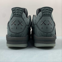 Cargar imagen en el visor de la galería, Kaws x Air Jordan 4 Retro Black 930155-001
