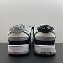 Cargar imagen en el visor de la galería, SB Dunk Low Scrap Wolf Gris Light Lemon Twist DC9723-001
