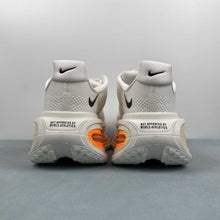 Cargar imagen en el visor de la galería, Nike Vomero Premium White Orange Black FN8453-007
