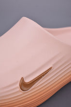 Cargar imagen en el visor de la galería, Nike ReactX Rejuven8 Slide Nude Pink Gradient HV4484-800

