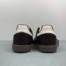Cargar imagen en el visor de la galería, Adidas Samba OG Auco Off White Gold Metallic IH3982
