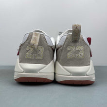Cargar imagen en el visor de la galería, Jordan CMFT Era White Horse Year IQ3473-161
