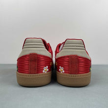 Cargar imagen en el visor de la galería, Liberty London x Adidas Samba OG Red Floral IH9056
