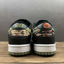 Cargar imagen en el visor de la galería, SB Dunk Low Crazy Camo Black Multi Olive DH0957-001
