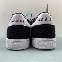 Cargar imagen en el visor de la galería, Adidas Handball Spezial Black Black White IH9983
