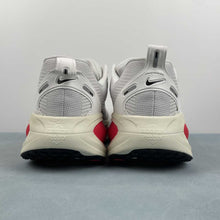 Cargar imagen en el visor de la galería, Nike Zoom Vomero 18 Whie Red HM6803-001
