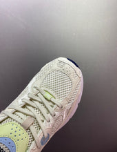 Cargar imagen en el visor de la galería, Adidas Astir Off White Clear Sky
