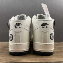 Cargar imagen en el visor de la galería, Air Force 1 07 Mid Brooklyn New York White Black NT2969-013
