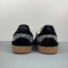 Cargar imagen en el visor de la galería, Adidas Samba OG Year Of The Hourse Blue JR8742
