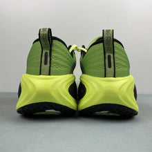 Cargar imagen en el visor de la galería, Nike Zoom Vomero PLUS Multi-Color Volt White Black IM8072-999
