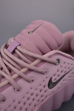 Cargar imagen en el visor de la galería, Nike Mind 002 Light Violet Ore Purple Smoke HQ4310-200
