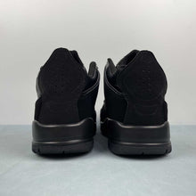 Cargar imagen en el visor de la galería, Jordan Courtside 23 Triple Black AR1000-001
