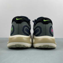 Cargar imagen en el visor de la galería, Nike Journey Run Armory Navy Green Strike Pale Ivory Desert Khaki FN0228-403

