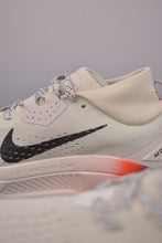 Cargar imagen en el visor de la galería, Nike ACG Zegama White Black-Red HV8113-009
