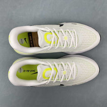 Cargar imagen en el visor de la galería, Nike Journey Run Barely Volt Volt White Black FN0228-700
