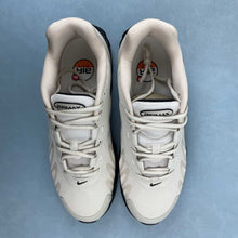 Cargar imagen en el visor de la galería, Air Max Dn8 Fossil Black HF5509-101
