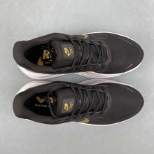 Cargar imagen en el visor de la galería, Nike Vomero Premium White Gold HQ2050-683
