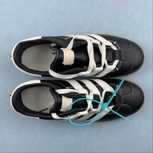 Cargar imagen en el visor de la galería, Adidas Gazelle Foot Industry Black Cream ID3517
