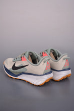 Cargar imagen en el visor de la galería, Nike Reactx Pegasus Trail 5 AGC Beige Dark Green Black Pink HV8121-30
