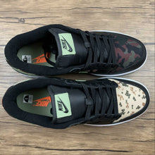 Cargar imagen en el visor de la galería, SB Dunk Low Crazy Camo Black Multi Olive DH0957-001
