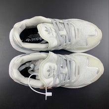 Cargar imagen en el visor de la galería, Adidas Nite Jogger Boost Cloud White Metallic Silver FX6171
