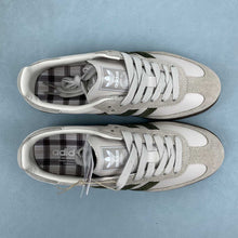Cargar imagen en el visor de la galería, Adidas Samba OG Alumina Medium Dark Khaki Gum JR0893
