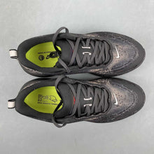 Cargar imagen en el visor de la galería, Nike Zoom Vomero PLUS Anthracite Oatmeal Volt Zwart IM6776-060
