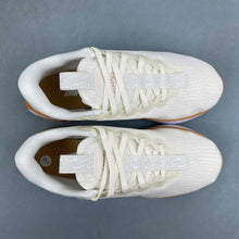 Cargar imagen en el visor de la galería, Nike Motiva Sail White Copper Moon DV1238-107
