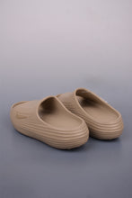 Cargar imagen en el visor de la galería, Nike ReactX Rejuven8 Slide Khaki HV4479-200
