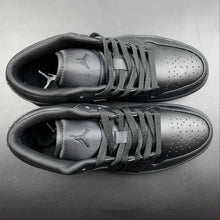 Cargar imagen en el visor de la galería, Air Jordan 1 Low Triple Black 553558-093
