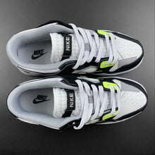 Cargar imagen en el visor de la galería, SB Dunk Low Scrap Wolf Gris Light Lemon Twist DC9723-001
