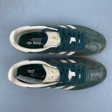 Cargar imagen en el visor de la galería, Adidas Samba OG Green Snakeskin JR8848

