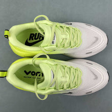 Cargar imagen en el visor de la galería, Nike Zoom Vomero PLUS White fluorescent Green IM2038-038

