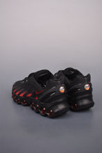 Cargar imagen en el visor de la galería, Air Max Dn8 Black Red FQ7860-029
