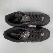 Cargar imagen en el visor de la galería, Adidas Superstar 2 Berlin Core Black Carbon JQ3225
