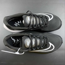 Cargar imagen en el visor de la galería, Zoom Fly 5 Black White DM8968-001
