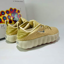 Cargar imagen en el visor de la galería, Nike Mind 002 Light Khaki White HQ4308-200
