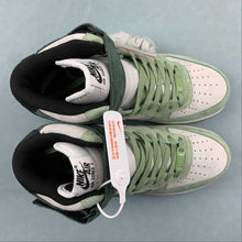 Cargar imagen en el visor de la galería, Air Force 1 07 Mid Light Green Black White CG9908-103
