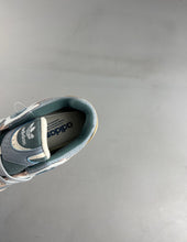 Cargar imagen en el visor de la galería, Adidas Astir “Blue Tint Magic Grey”
