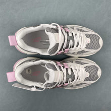 Cargar imagen en el visor de la galería, Nike V2k Run Pink Foam HQ4046-001
