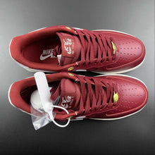 Cargar imagen en el visor de la galería, Air Force 1 07 Low Premium Logo History Team Red DZ5616-600
