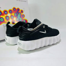 Cargar imagen en el visor de la galería, Nike Mind 002 Black and White HQ4308-002
