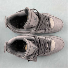 Cargar imagen en el visor de la galería, Kaws x Air Jordan 4 Retro Cool Grey 930155-003
