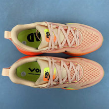Cargar imagen en el visor de la galería, Nike Zoom Vomero 18 Orange Chalk Black Volt HM6803-700
