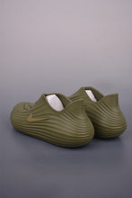 Cargar imagen en el visor de la galería, Nike ReactX Rejuven8 Medium Olive HV5060-201
